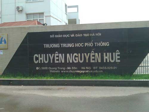 Trường THPT Nguyễn Huệ Hà Nội.