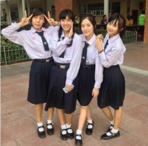đồng phục học sinh Thái lan
