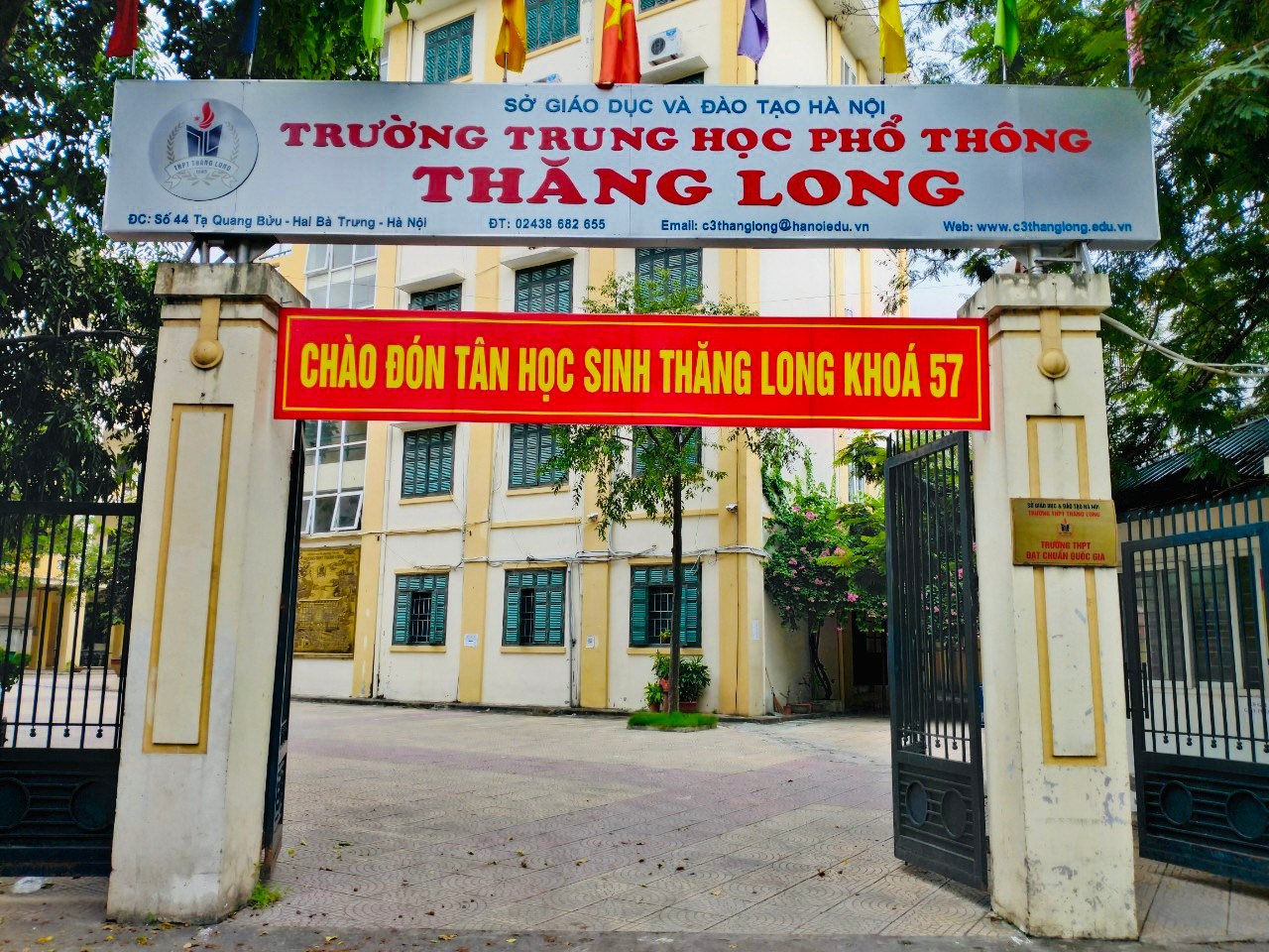Trường THPT Thăng Long hà Nội.