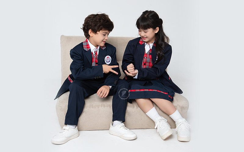 Vải kaki chun rất được ưa chuộng để may áo vest cho học sinh tiểu học với những ưu điểm vượt trội của nó.